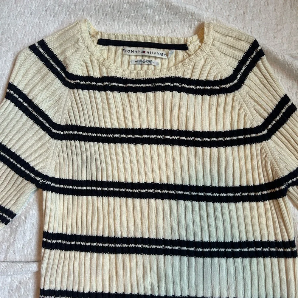 Tommy Hilfiger Cream and Black Crew Neck Sweater - Picture 2 of 4